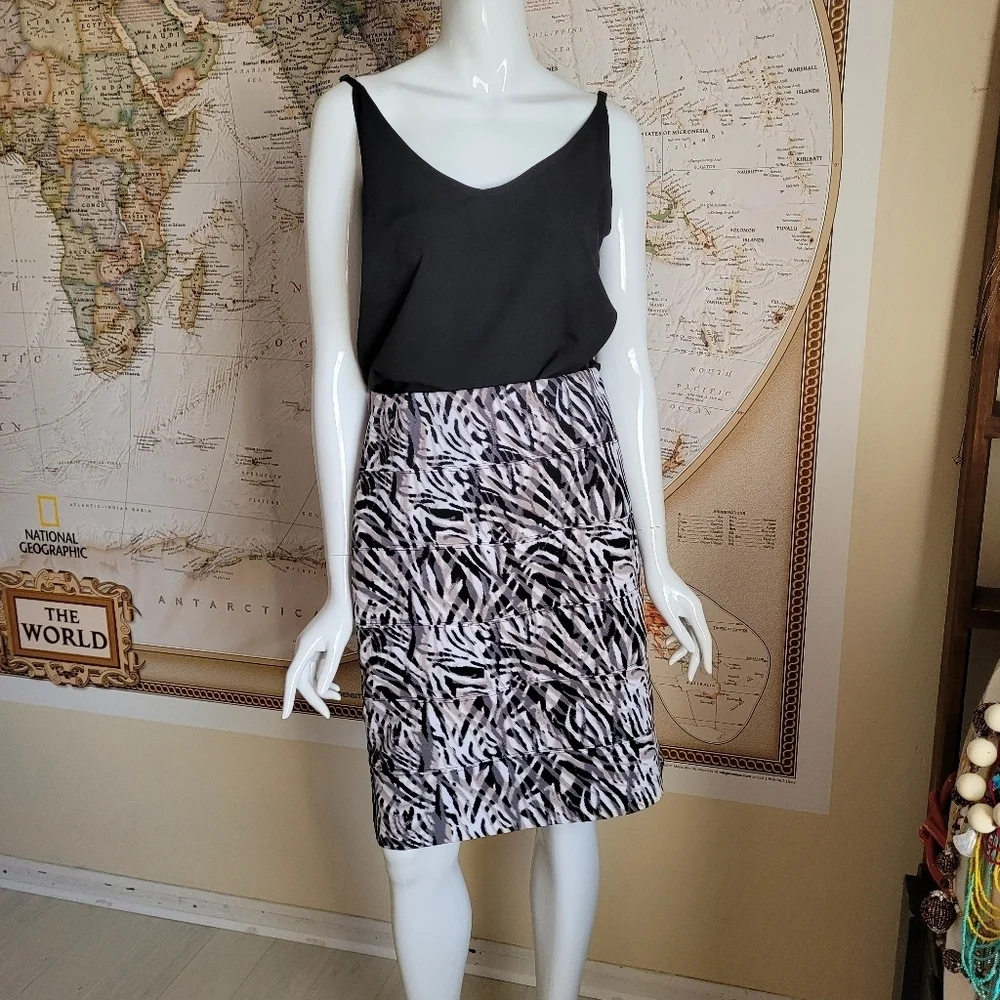 Alfani pull on tan gray ivory black zebra print lined pencil skirt casual work L